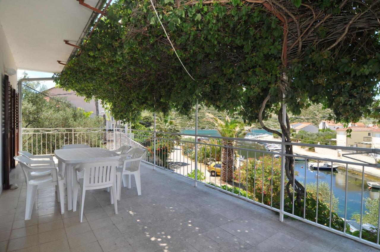 Apartments By The Sea Stupin Celine, Rogoznica - 2096 المظهر الخارجي الصورة